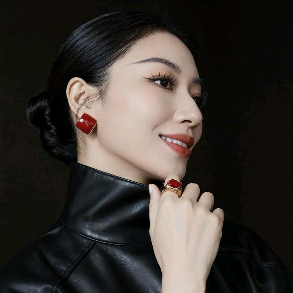 云南罗平任大小姐