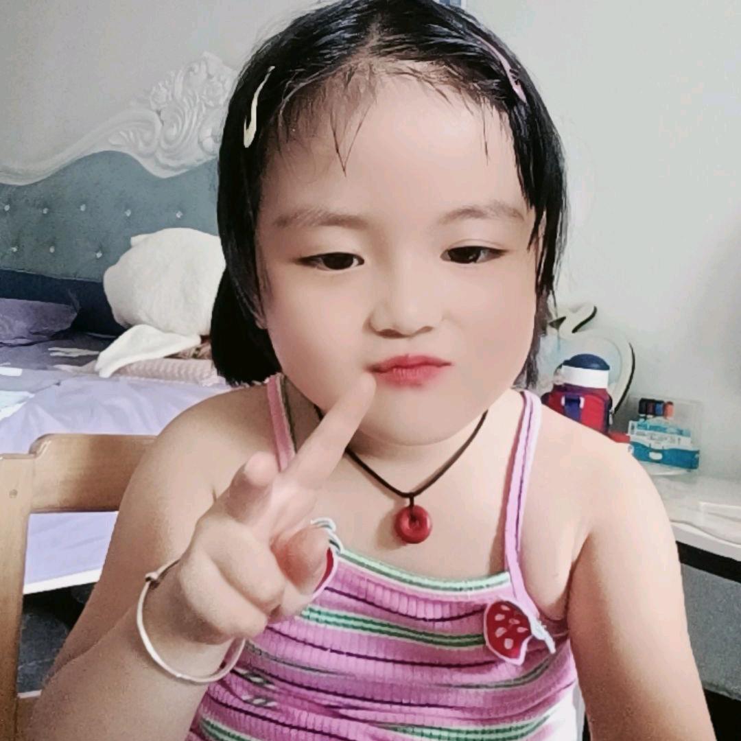 喜欢跳舞的小依诺