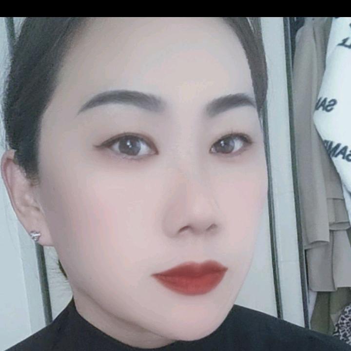 昕怡，昕辰的妈妈