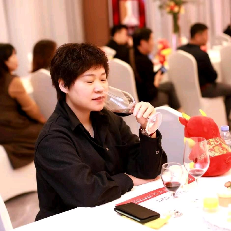 福满园翅膀姐姐