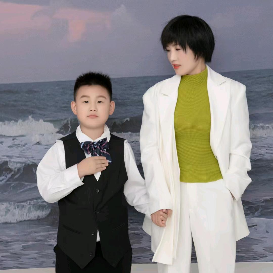 我是小霞吖