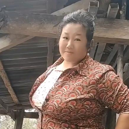 农村大妈