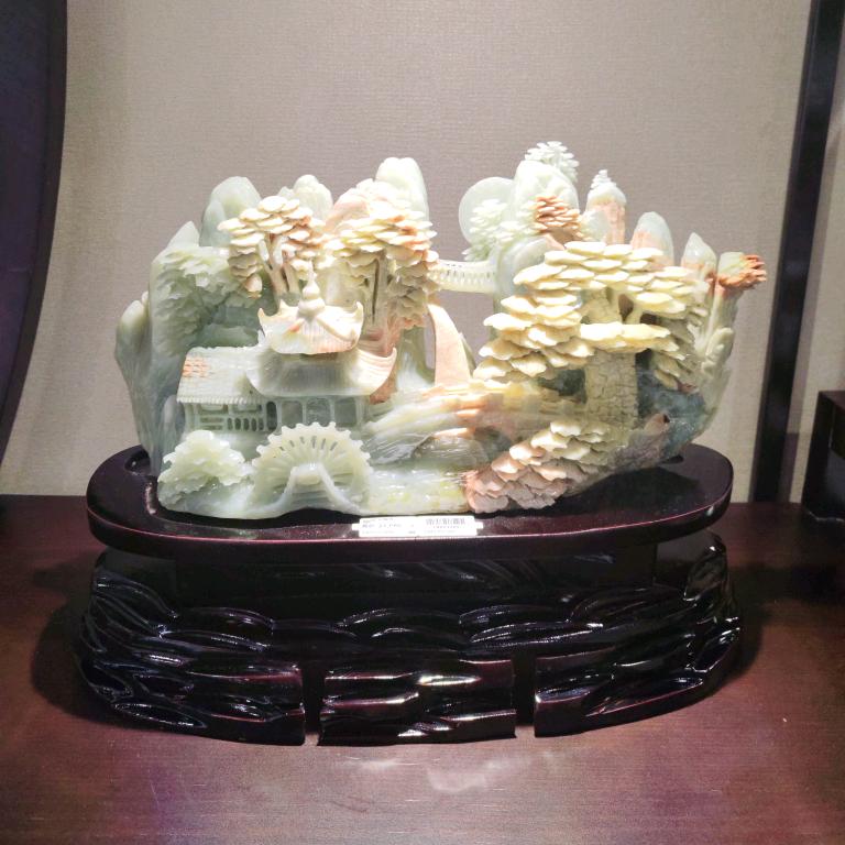 如鹰展翅上腾