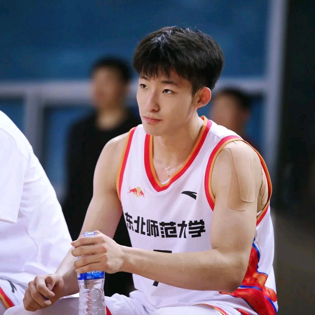 猛男小丑gou