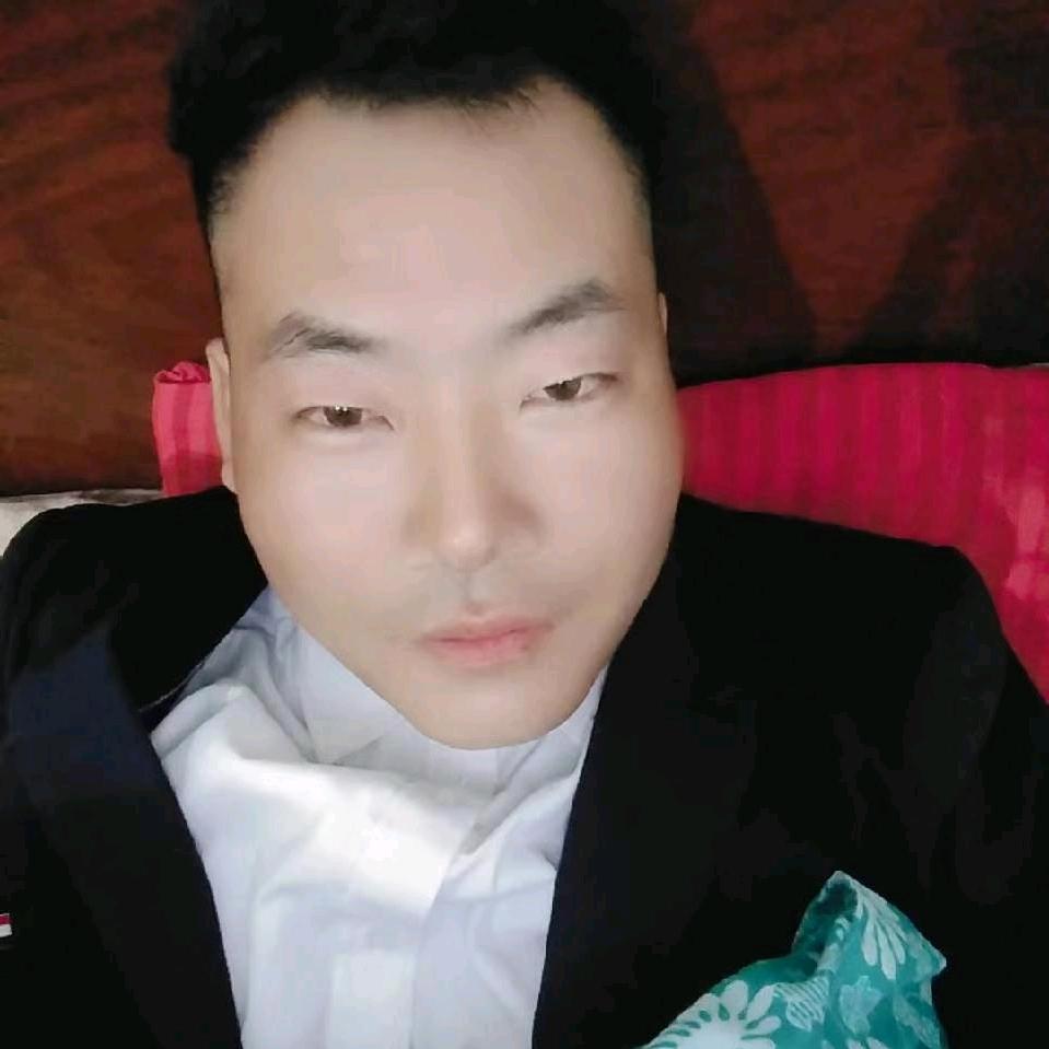张朝伟