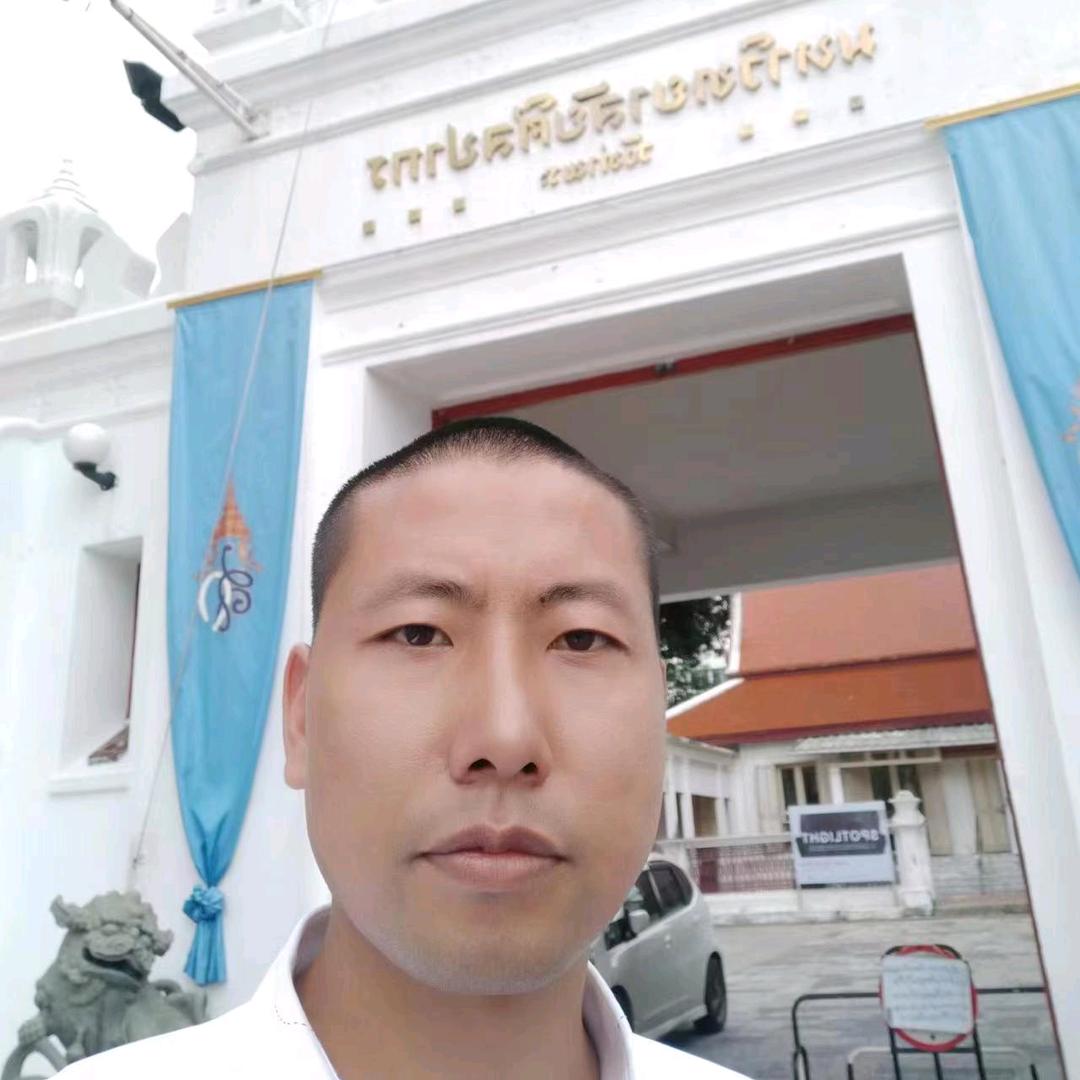 爱心黄总