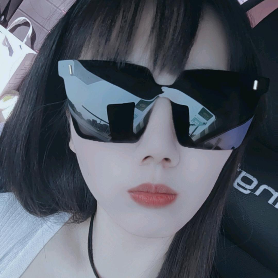 安静的美少女