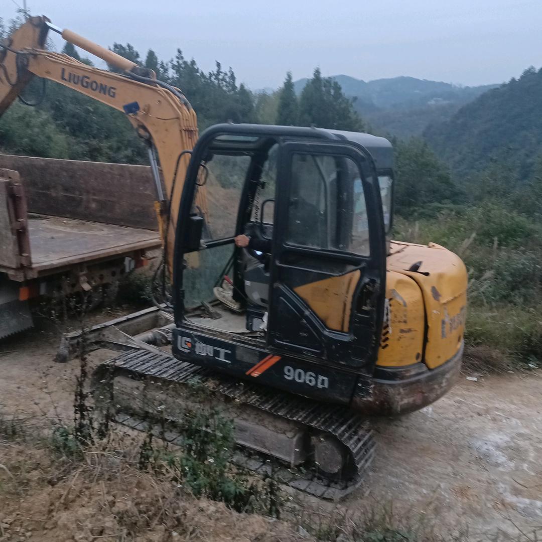 小王开挖机只开烂挖机