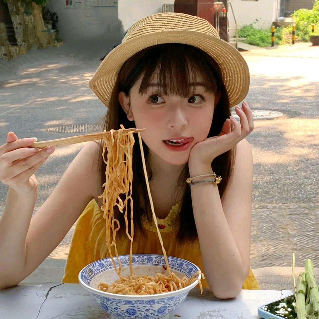 素素爱吃肉