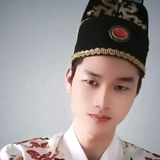 搞笑魔尊。
