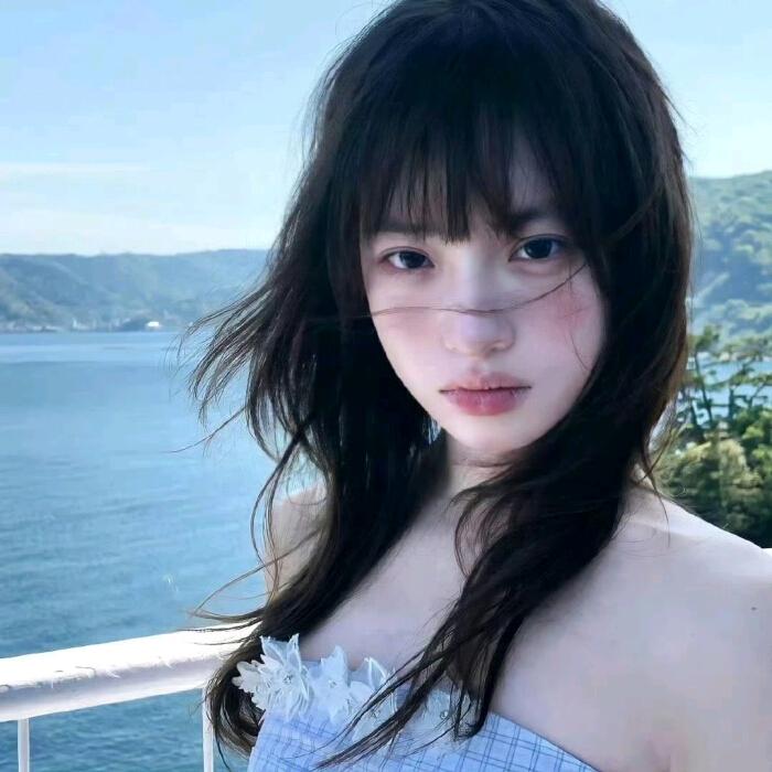 执笔画浮尘