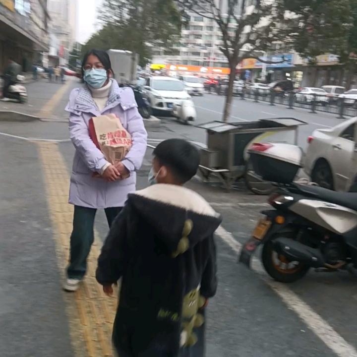 用户胡贵荣抖音号500637372193