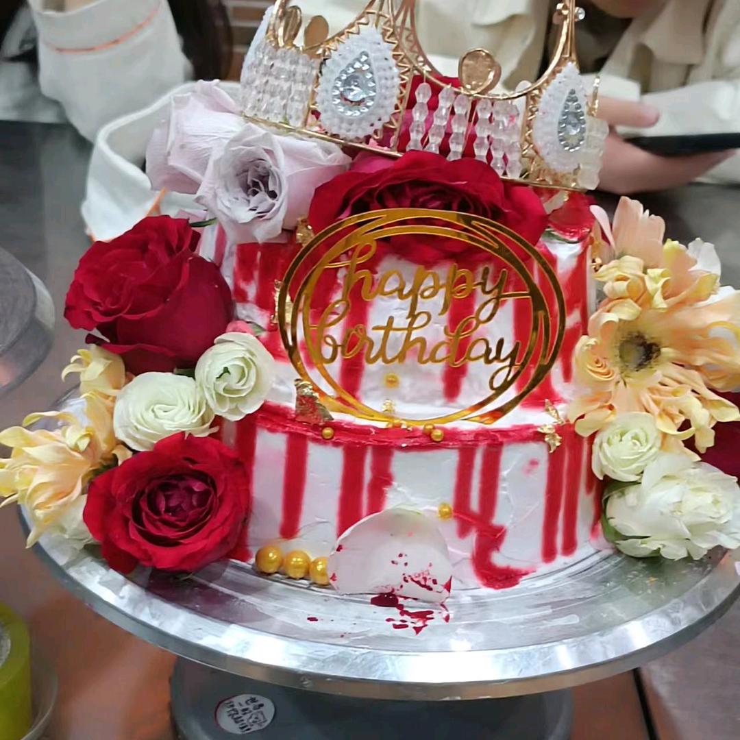 洛米鲜花蛋糕小坊🍯