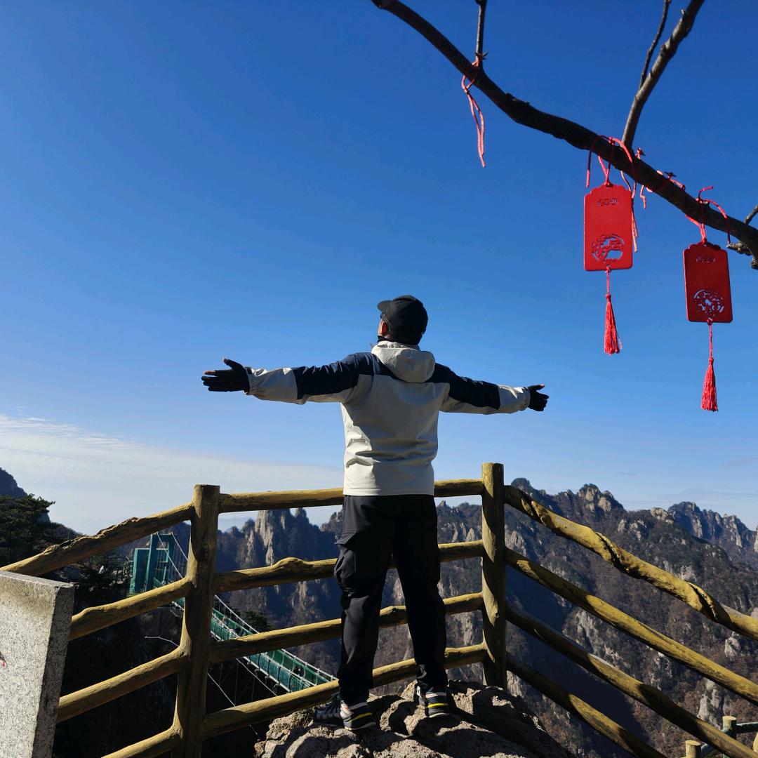 江畔秋时月