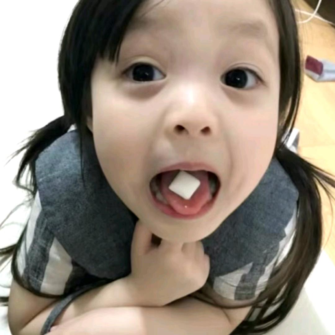 吃菠萝的菠萝包