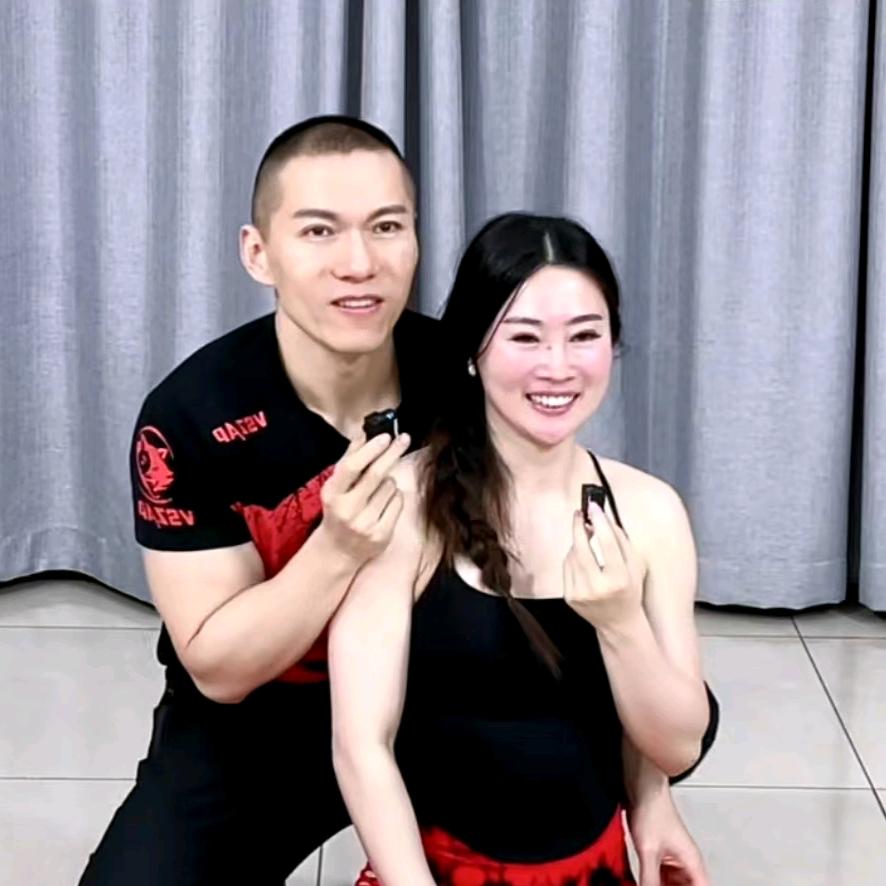 美臀黄建