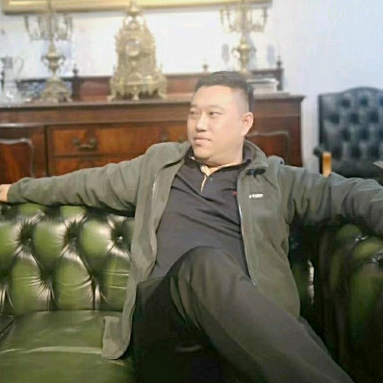 张  东