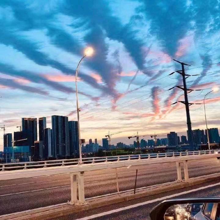 六月ꦿ