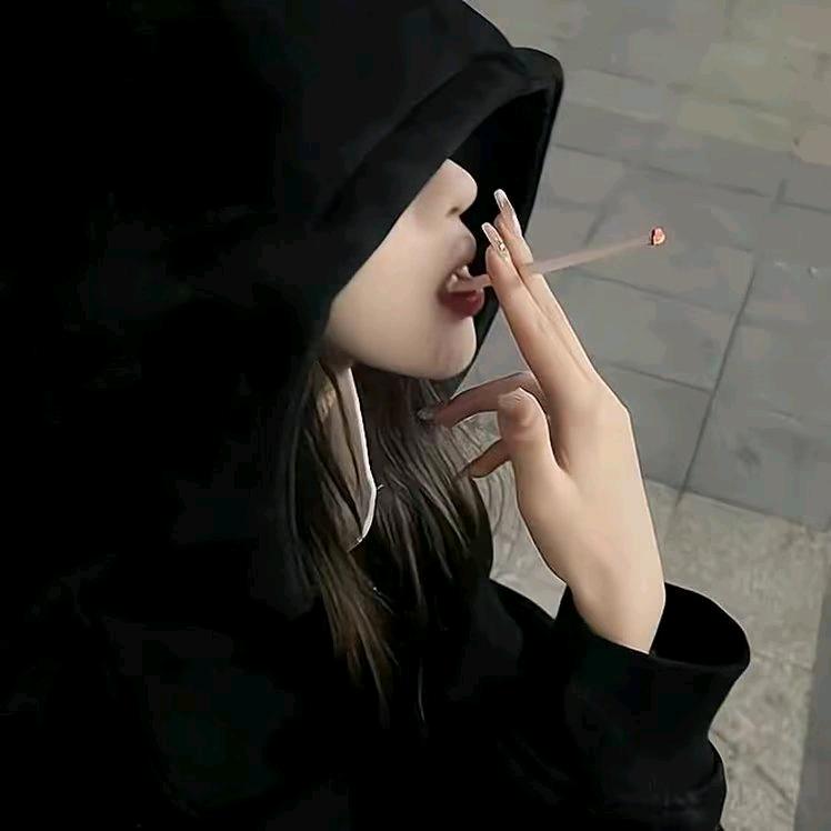 ꧁伤害꫞我你还꧂不配