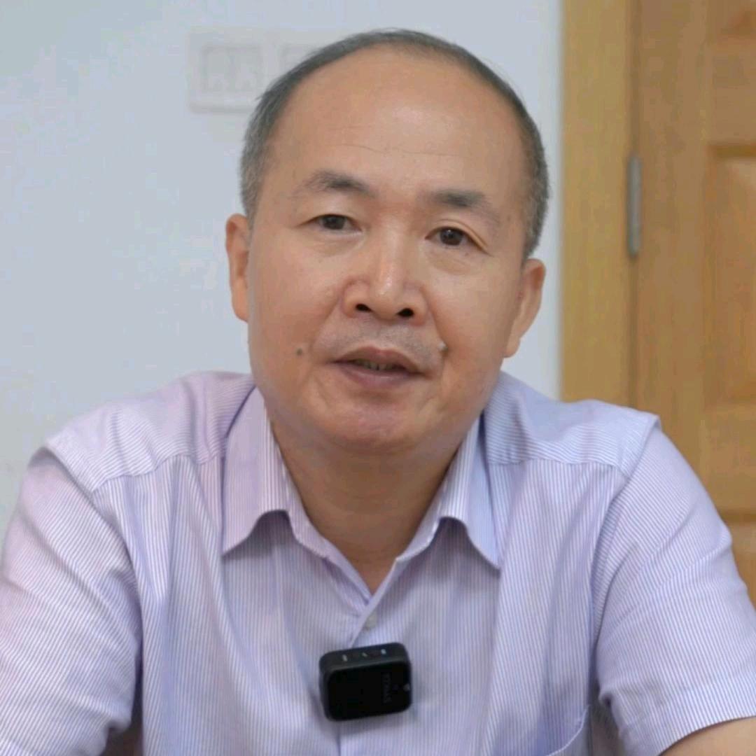 潮汕饶平人 施先生
