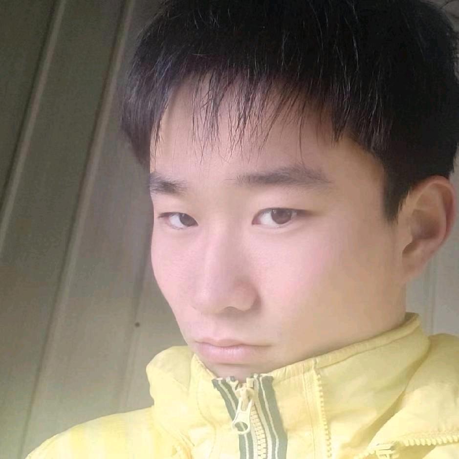 00后开锁小哥哥。换指纹锁配汽车钥匙