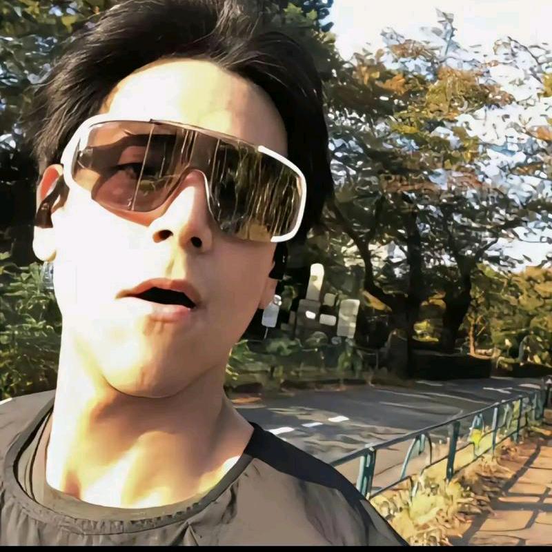 学富五车的腰缠万贯的美丽迷人的王子