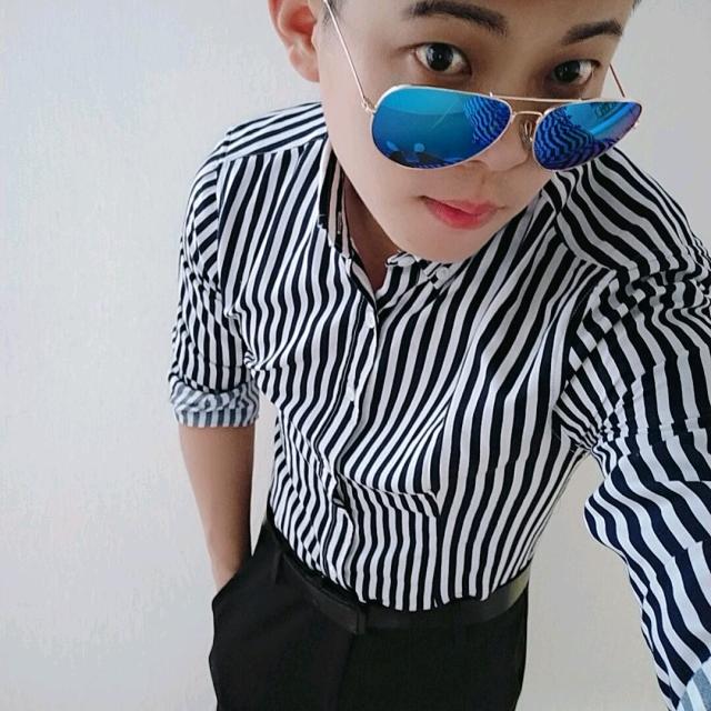 她的🍋男孩