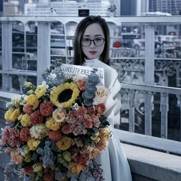 带刺的玫瑰（拒聊）