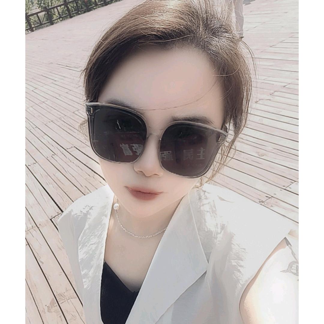 ღ᭄是小何呀💞ღ᭄: