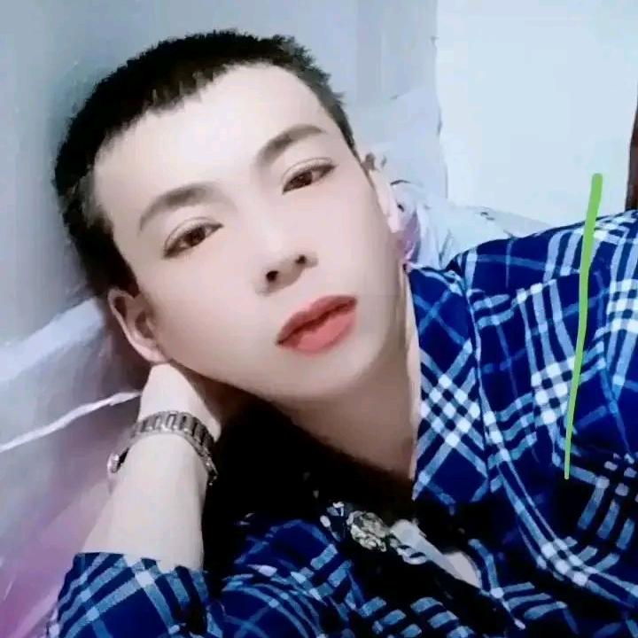 ，董心中午12点直播🐿🐿🌹🌹