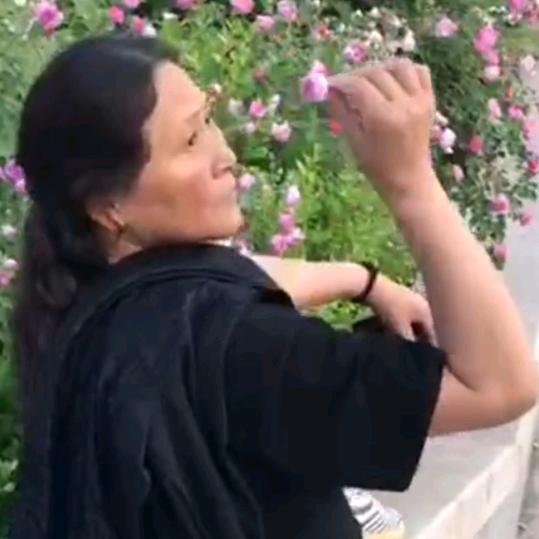 平姐，黑色是我的标配