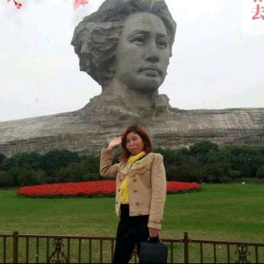 一个人走