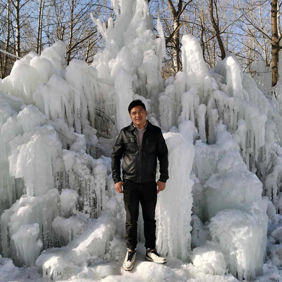 哥很帅。也很坏