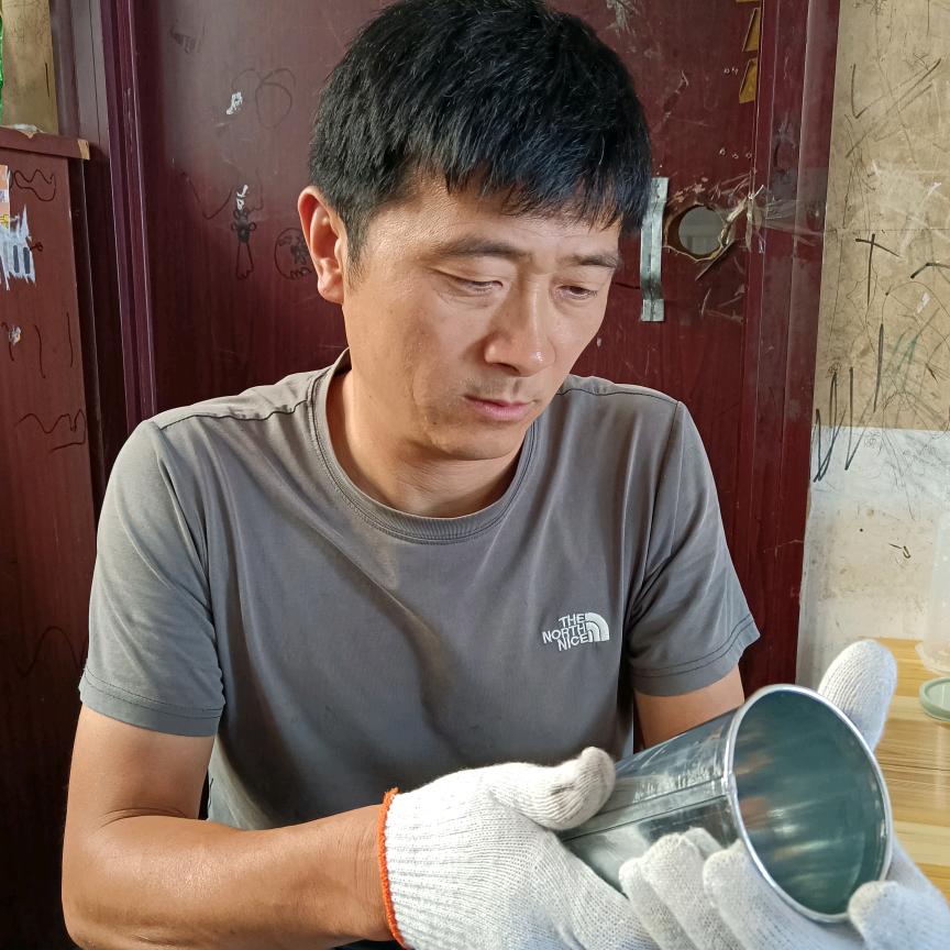 打铁皮的胡师傅