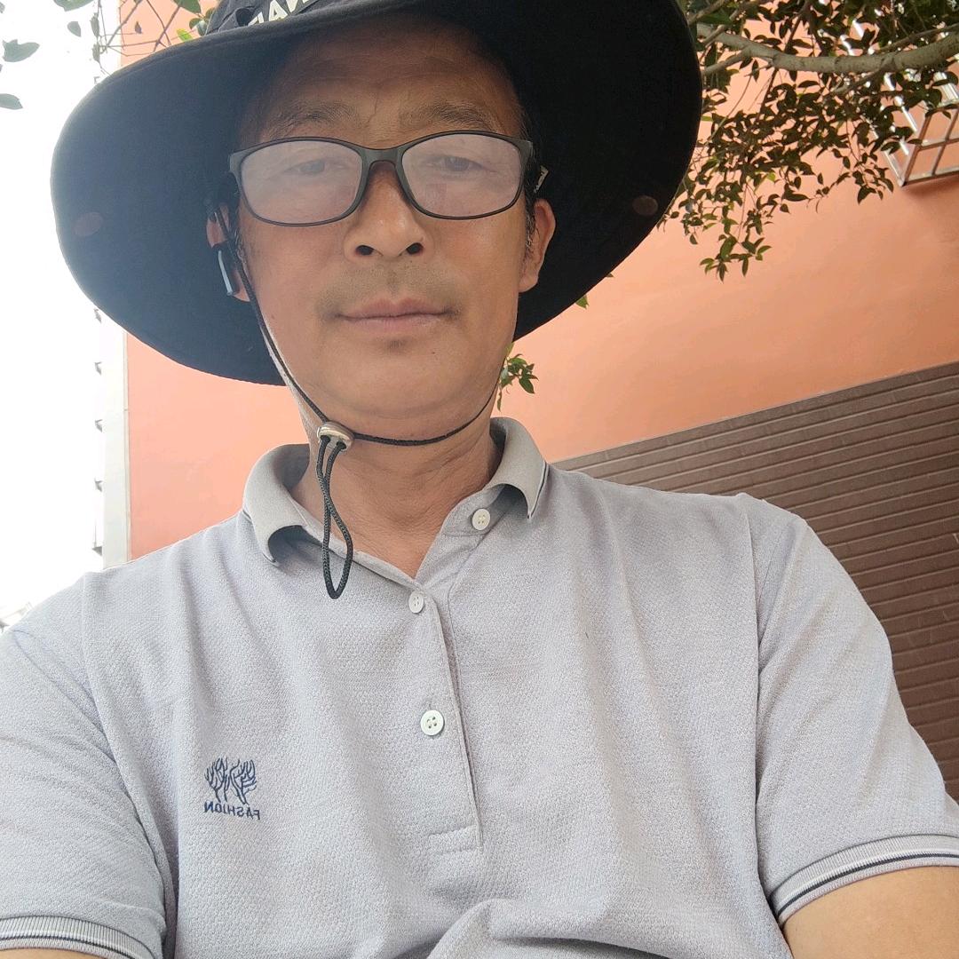 吕本富