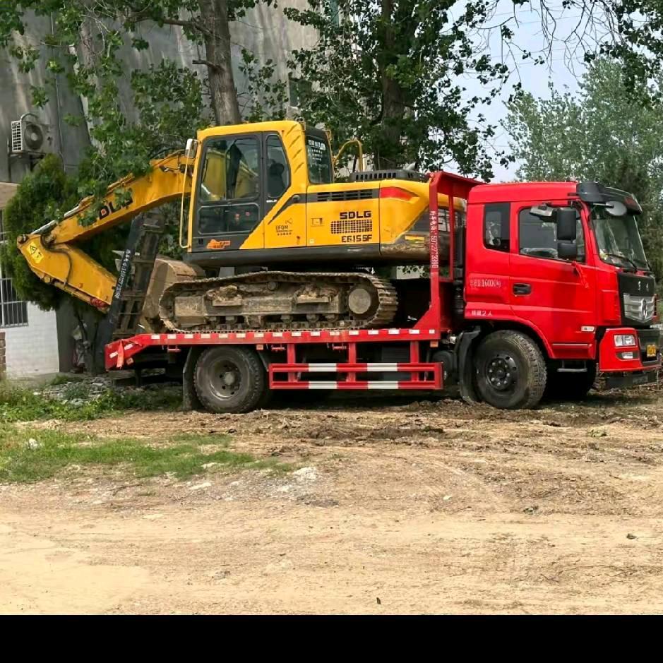 袁飞！中，小型挖机租凭！