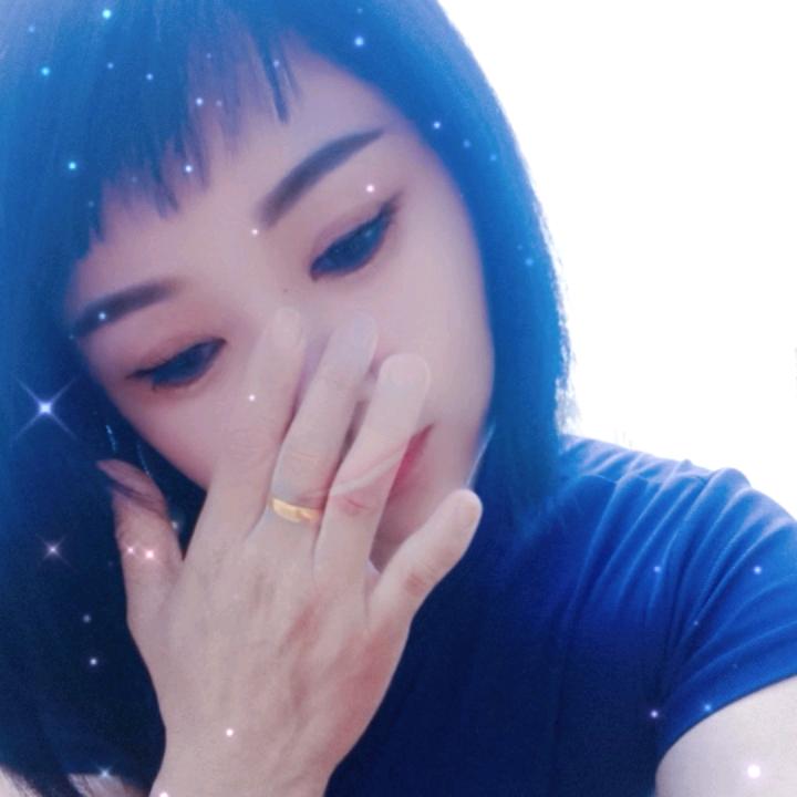 浅浅的笑