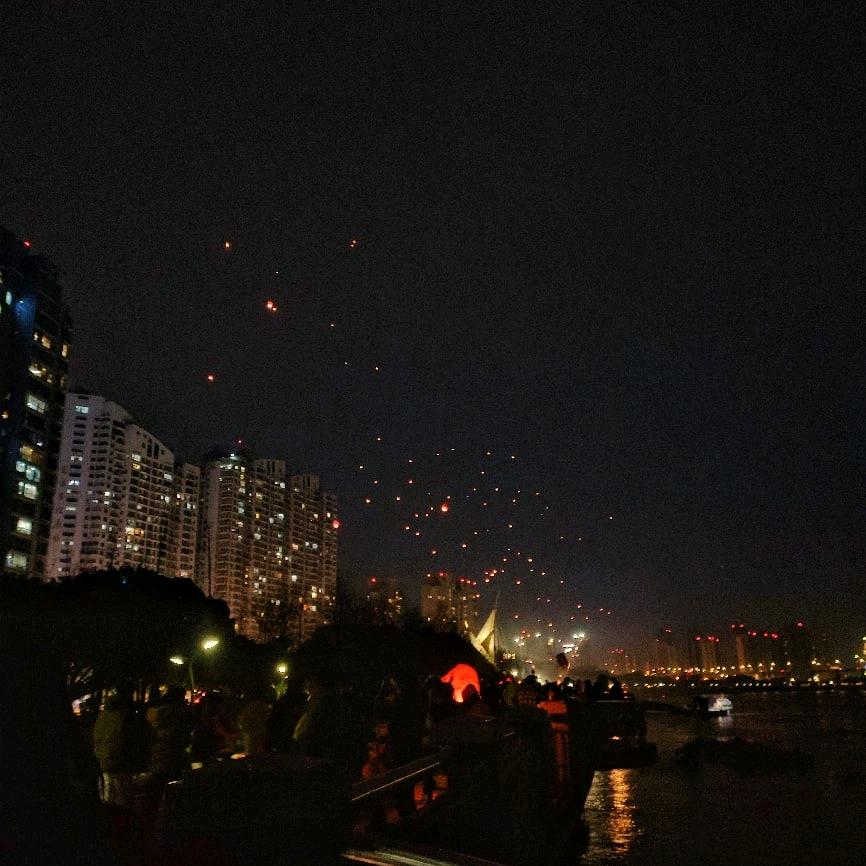 哦哦什么新闻？