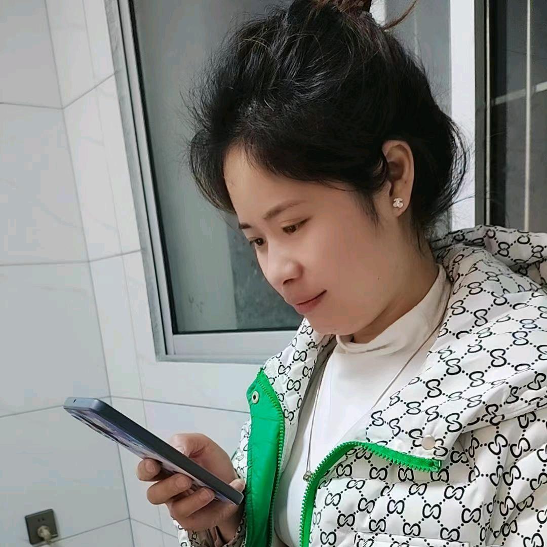 轻素栖花里大竹美妆日化店安琼
