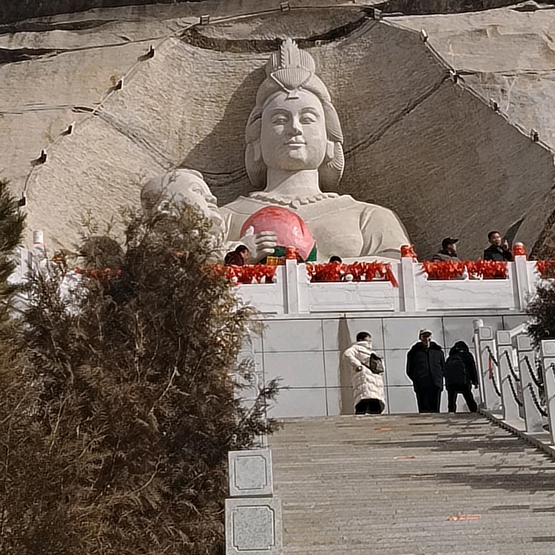 月下看桃花