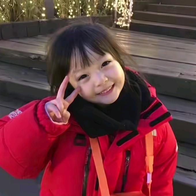 一米七有点脾气的小女孩