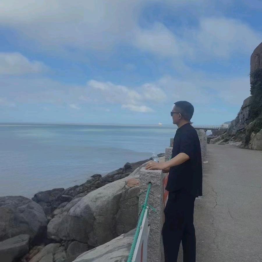 江上男儿