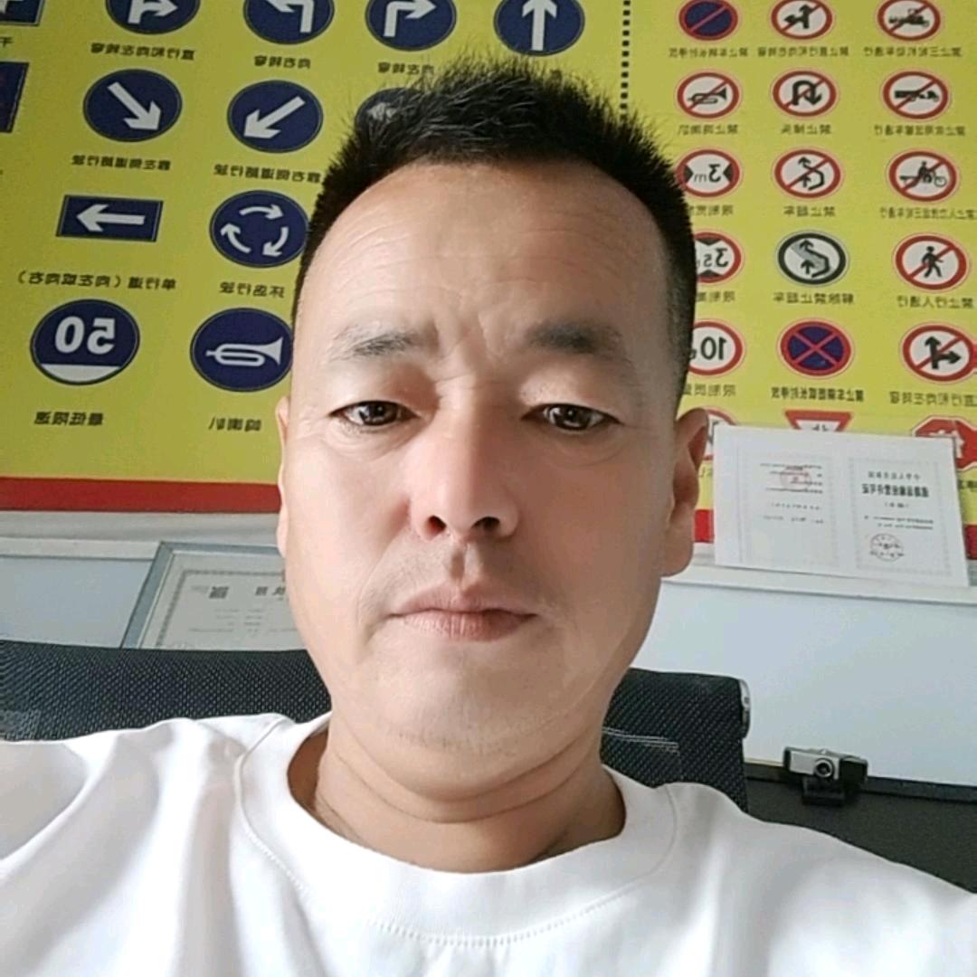 鸿艺驾校樊教练