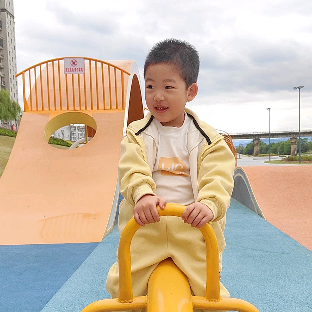 江一一