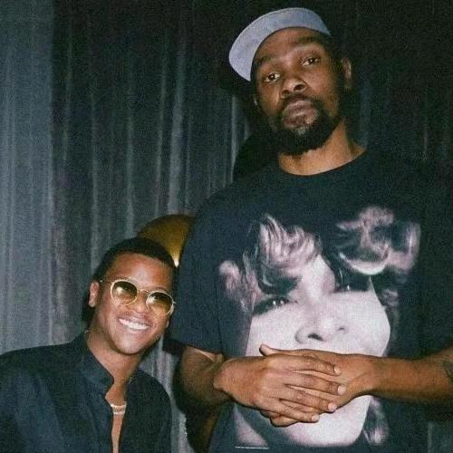 大白（•___•）