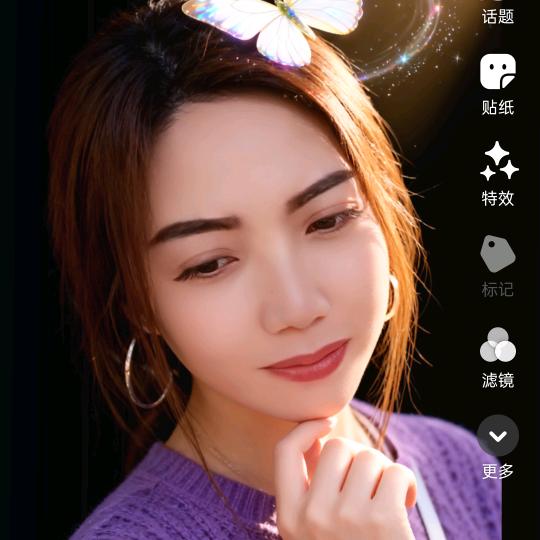 琳琳《上午10点30开播》