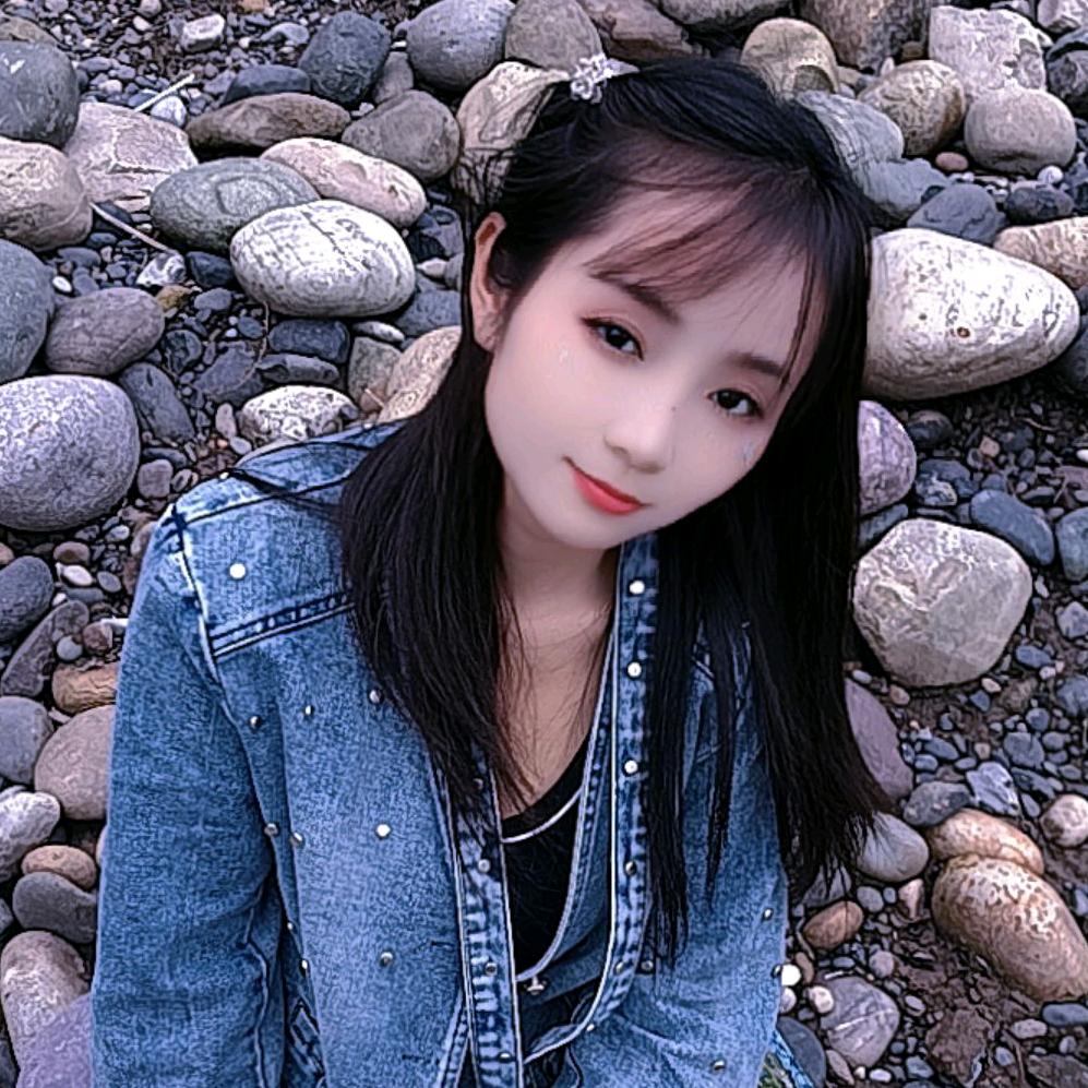 小小梅.