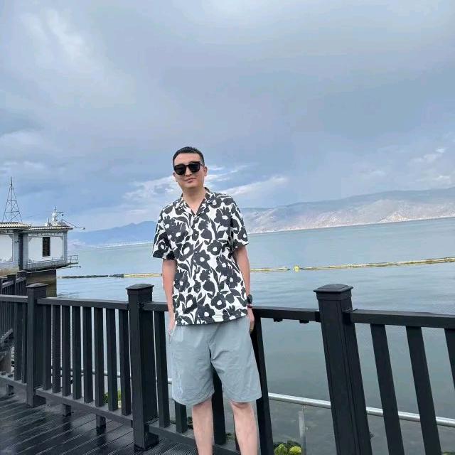 丿瞳孔中的我