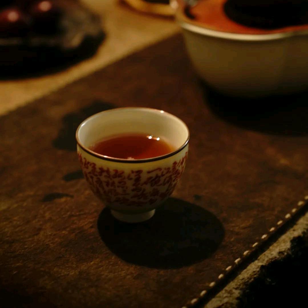 七月爱喝茶