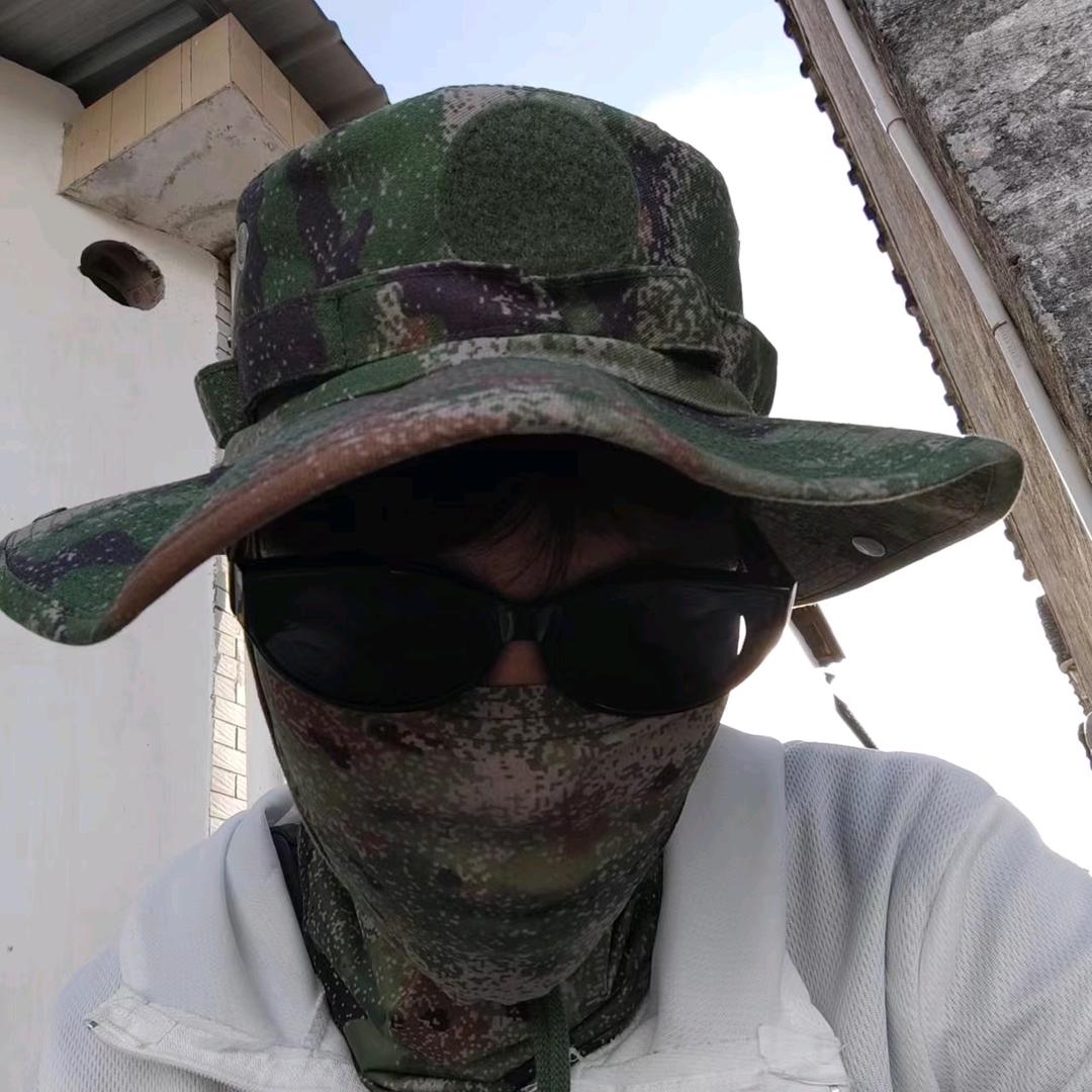 谁想给我换拖鞋